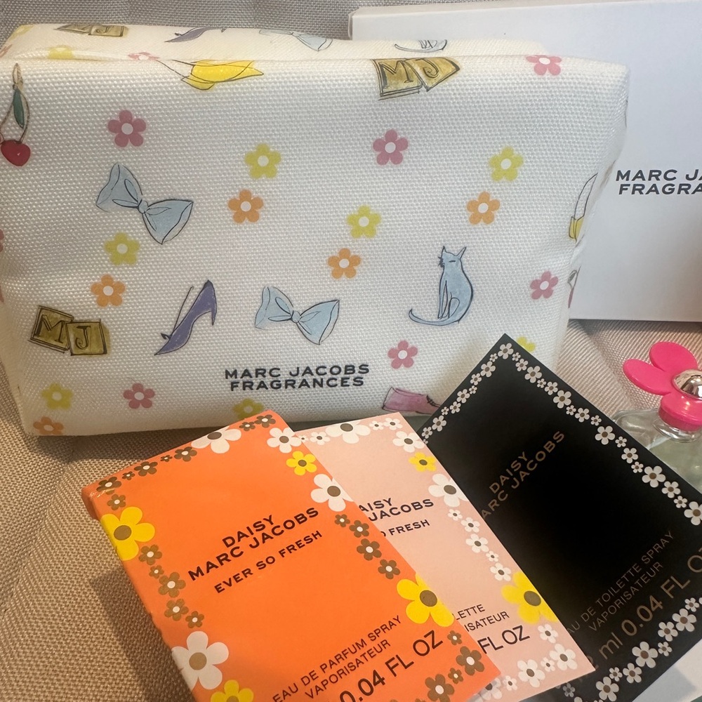 🌼 Marc Jacobs Daisy Fragrance Bundle - Picture 3 of 4